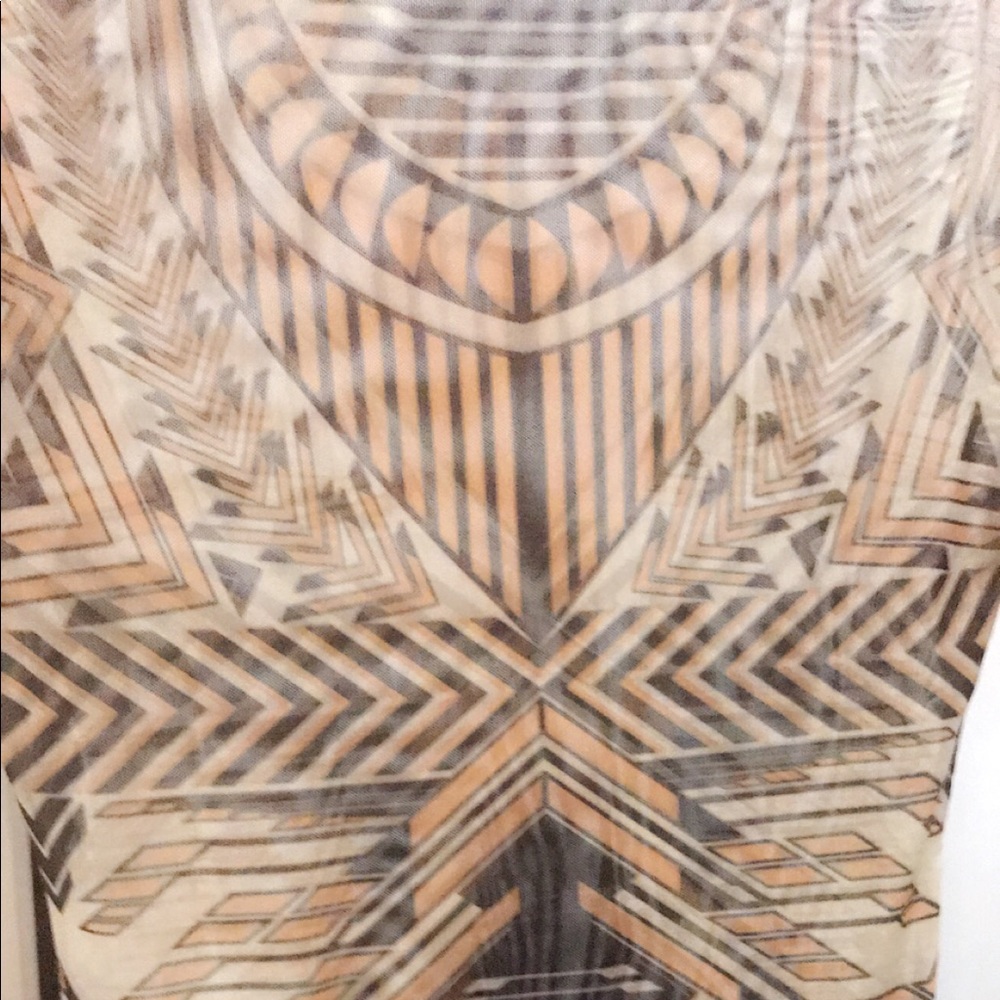 Translucent Aztec print - Picture 2 of 5